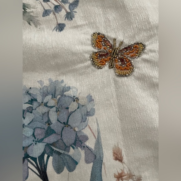 Table Runners, set of 3, NWOT, Floral Print with Beaded Butterflies - Picture 3 of 4